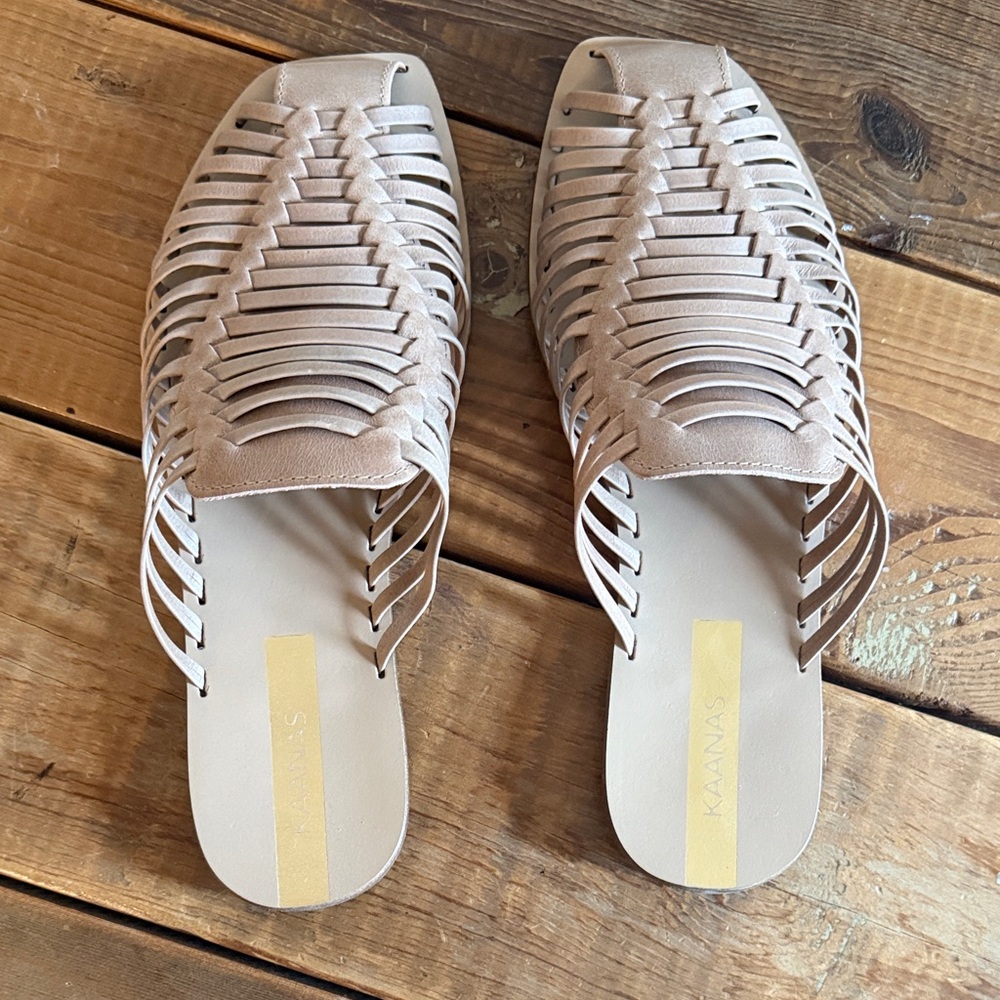 Kaanas Women's Cream Woven Mules